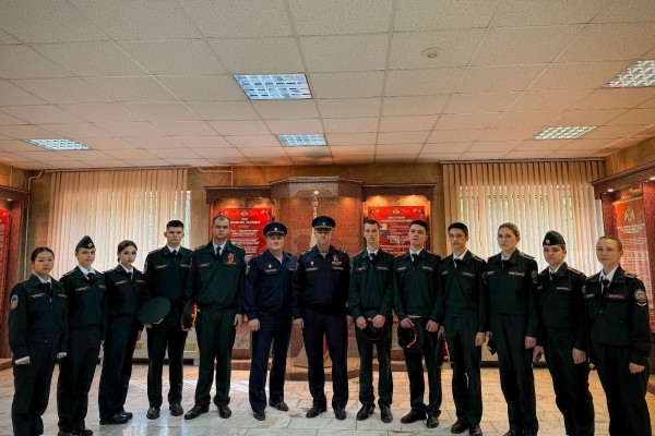 Столичные росгвардейцы организовали День открытых дверей для кадетов подшефного колледжа