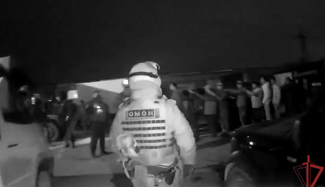 При содействии спецназа Росгвардии выявлены нарушители миграционного законодательства в Москве