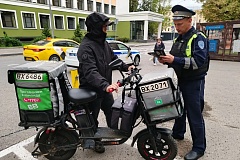 В ЦАО прошёл рейд ГИБДД: 101 нарушитель среди пешеходов, велосипедистов и самокатчиков