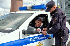 Оперативники уголовного розыска центра столицы раскрыли грабеж в отношении москвички