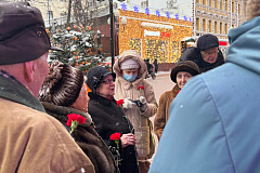 Члены совета ветеранов района Арбат посетили мемориал блокаде Ленинграда 